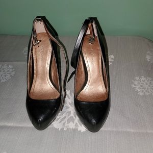 EUC! BCBG Velvet Wedges!